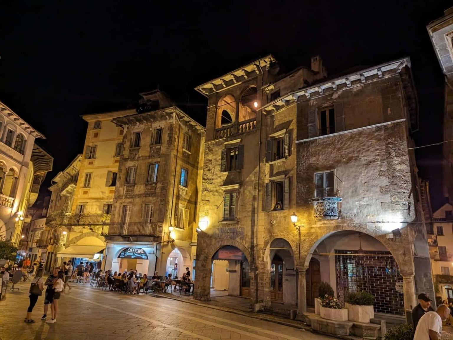Casa Dell'Edera - Holiday Apartment In Domodossola Kültér fotó