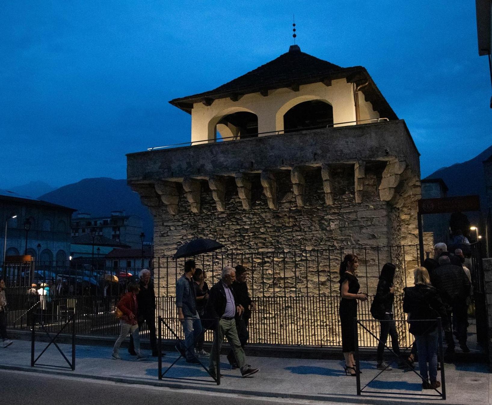 Casa Dell'Edera - Holiday Apartment In Domodossola Kültér fotó
